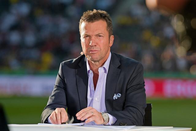 踢球者：拜仁将加速于帕续约谈判，目前的问题是新合同的条款（踢球者：拜仁拟加速与于帕续约，分歧集中在新合同条款）