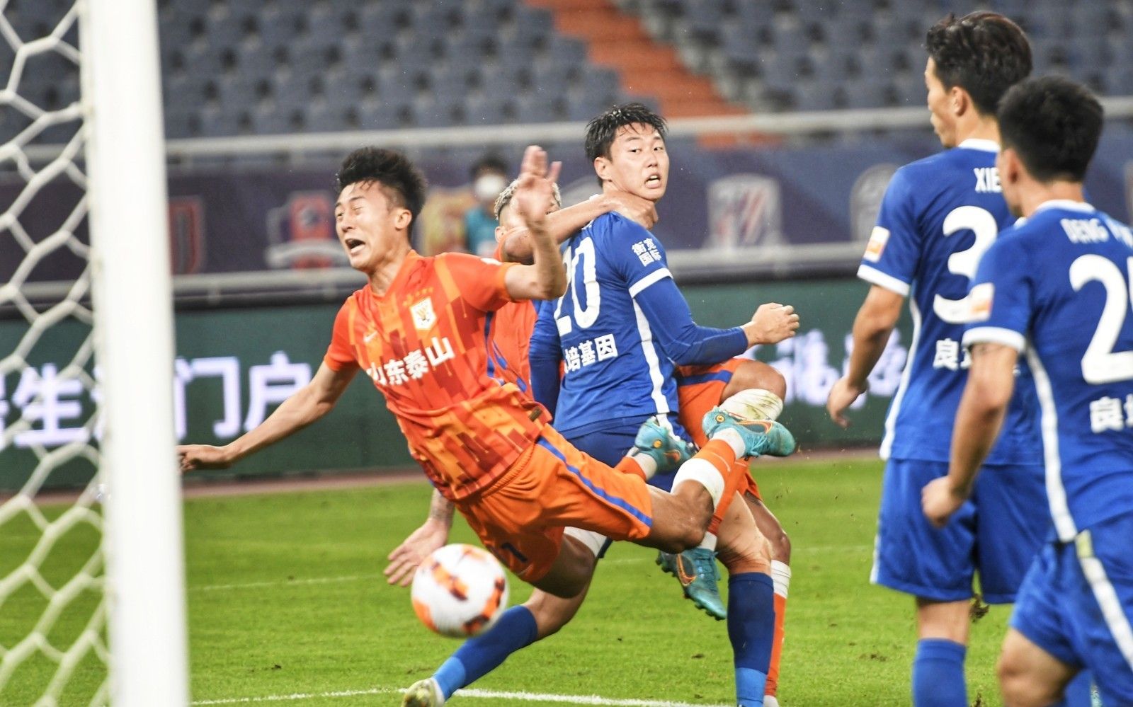 英超最新积分战报：利物浦被绝平，阿森纳爆冷落败，切尔西丢分（英超积分榜更新：利物浦遭绝平，阿森纳爆冷告负，切尔西再失分）