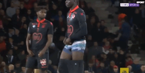 梅开二度！官方：马赫雷斯当选阿尔及利亚3-0苏丹最佳球员（官方：马赫雷斯独中两元，当选阿尔及利亚3-0苏丹全场最佳）