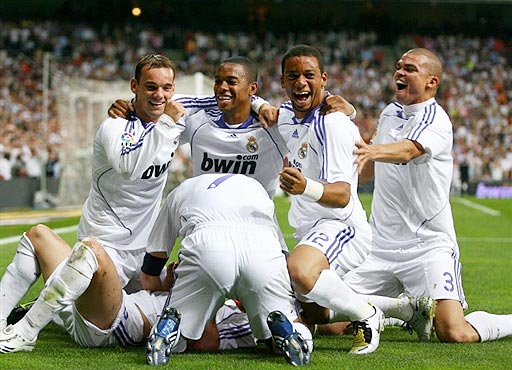 欧洲多家媒体批评莱万飞点：他罚出西甲史上最糟糕的点球之一（欧洲多家媒体抨击莱万罚丢点球：被称为西甲史上最糟之一）