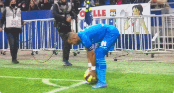 纽维尔老男孩新主席：让梅西穿上我们球衣是梦想，正竭尽所能（纽维尔老男孩新任主席：盼梅西披上球队战袍是梦想，正全力以赴）