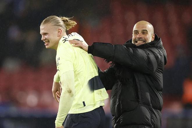 MLS主席告诉萨拉赫联系梅西，商讨他离开利物浦的惊人计划。（MLS主席促萨拉赫联络梅西，探讨其从利物浦离队的爆炸性计划）