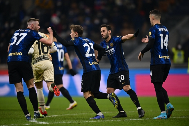 查理-亚当：麦克托米奈的精彩倒钩足以比肩齐达内的天外飞仙（查理·亚当：麦克托米奈这记倒钩可与齐达内的“天外飞仙”相媲美）