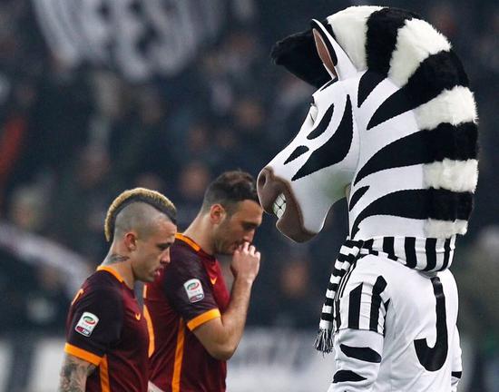 沪媒：莱昂纳多伤势没完全康复，刘若钒等人也有不同程度伤病（沪媒：莱昂纳多伤势仍未痊愈，刘若钒等队员也有不同程度伤情）