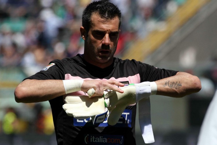 莱万：赛前准备中有很多地方没有做好；比赛场地简直像溜冰场（莱万直言：赛前准备问题不少，场地滑如溜冰场）