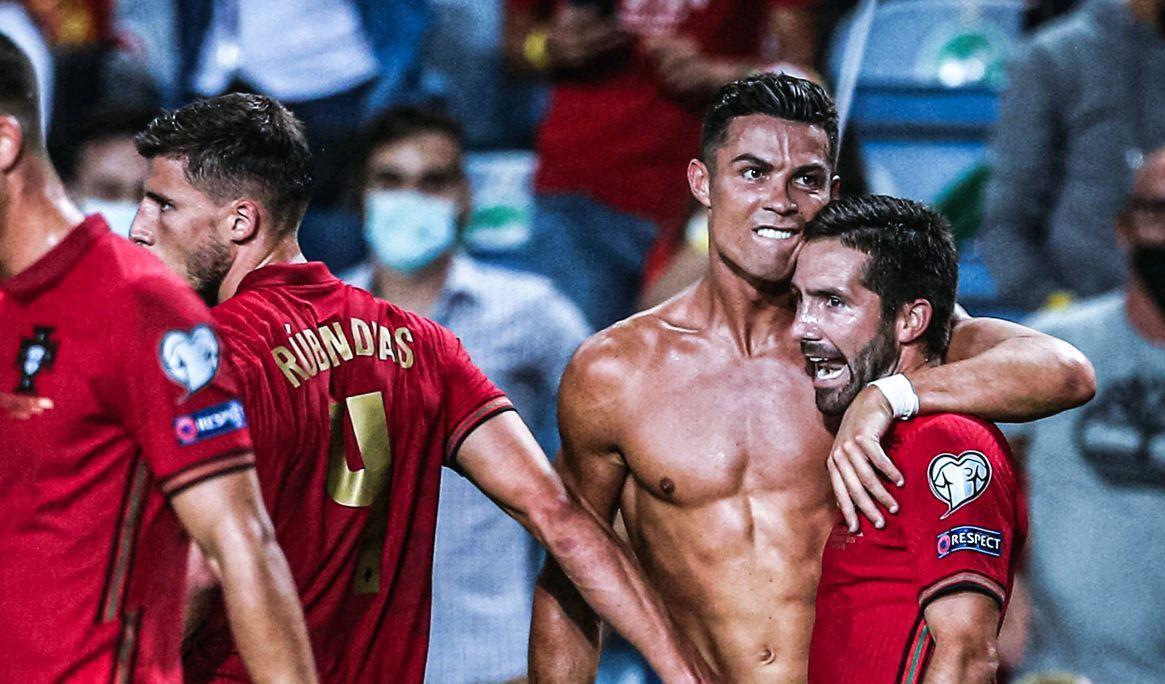 手感火热！里夫斯半场8中6贡献19分5篮板（手感爆棚！里夫斯半场8投6中拿下19分5篮板）