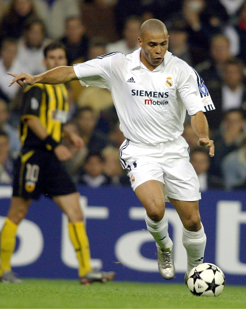 篮球湖人官宣老将复出，防守端迎来补强（湖人官宣老将回归，防守端再添助力）