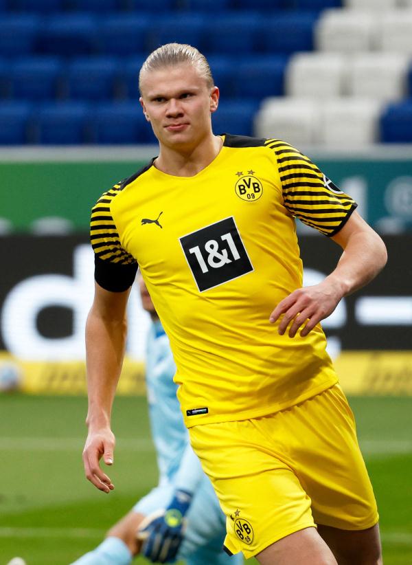 杨明洋妻子赴韩国观战亚冠：成都亚冠首个客场积分，值得骄傲（杨明洋妻远赴韩国观战，成都斩获亚冠客场首分令人自豪）