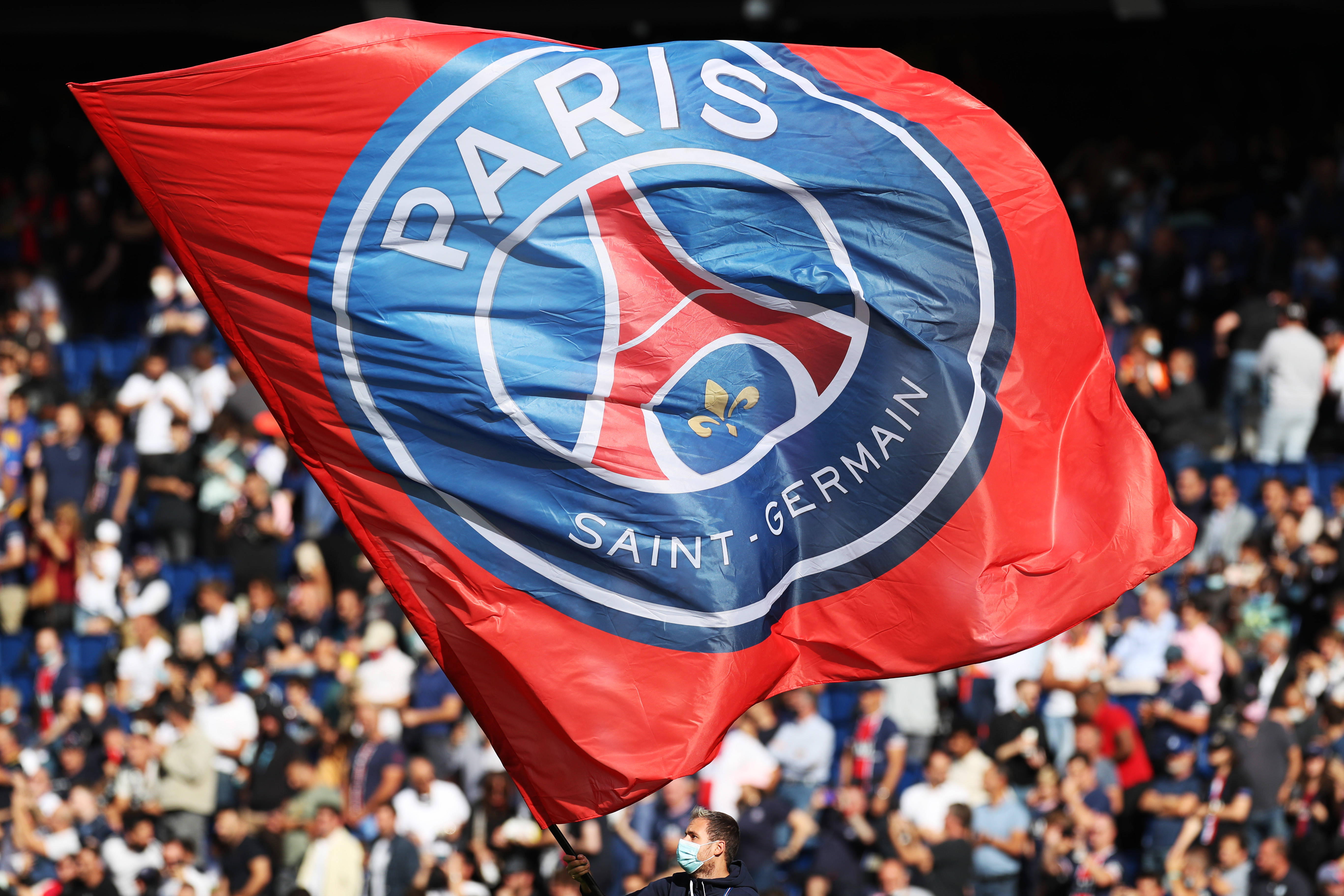 德转列21世纪参与进球榜：梅西1339球居首，C罗1253球第二（德转发布21世纪参与进球榜：梅西以1339次领跑，C罗1253次位居第二）