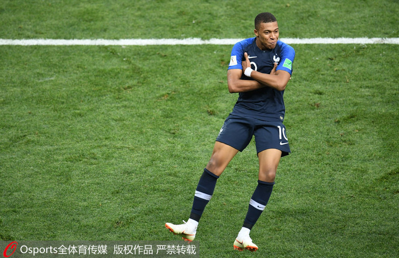 篮球湖人球员赛季数据持续上升（湖人球员本赛季数据稳步提升）