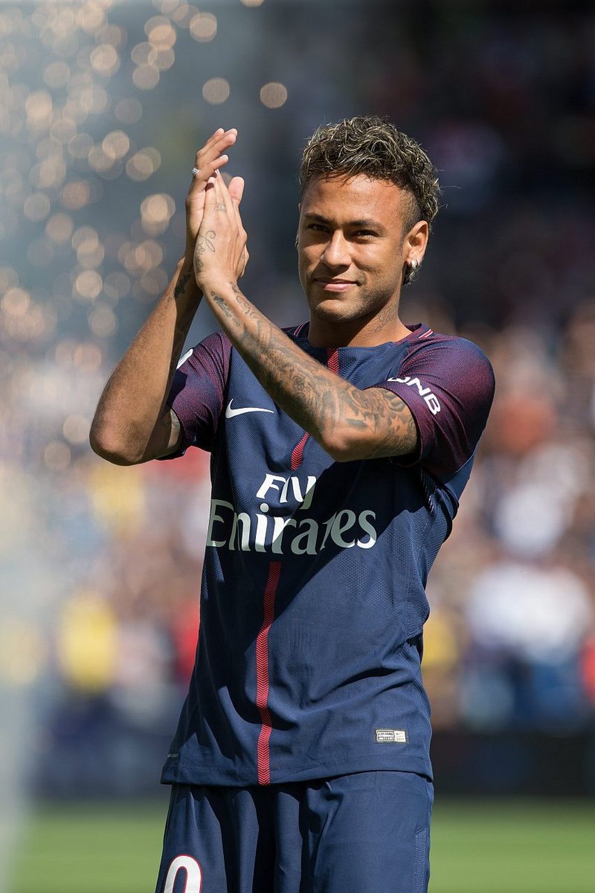 里昂遭巴黎绝杀，拉卡泽特：里昂好样的，11打12可不容易啊（里昂被巴黎读秒绝杀，拉卡泽特：为球队骄傲，十一打十二太难了）