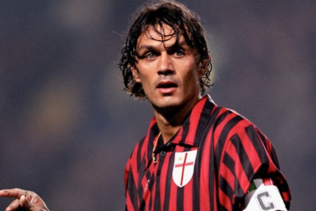 王楚钦避免0-3完败！樊振东队长也学会抓他漏洞，球迷炮轰教练组