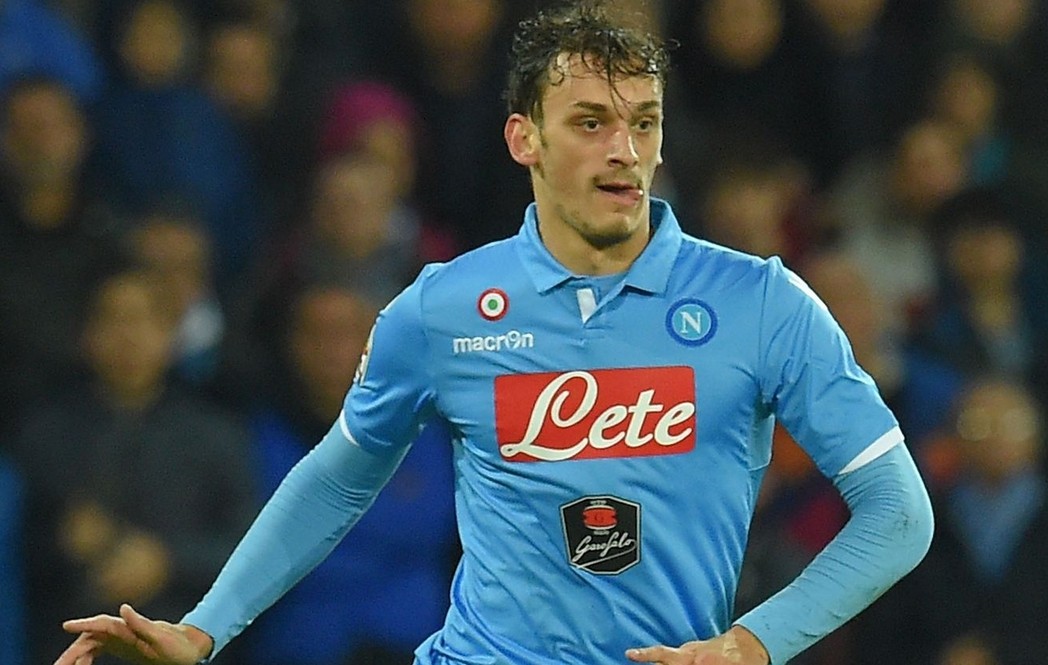 足球这项运动陪伴了我整个初高中，今天我十八岁了，...（从初中到高中，足球一直相伴；十八岁的今天，...）