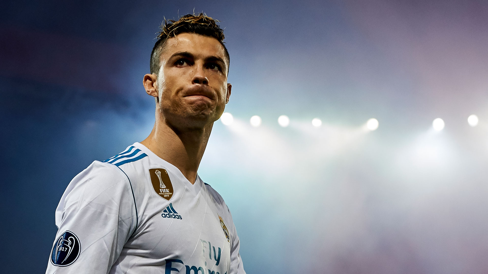 科里纳：正提议世界杯中VAR扩宽应用，复核角球+介入两黄判罚（科里纳：推动世界杯扩大VAR应用，复核角球并介入两黄判罚）