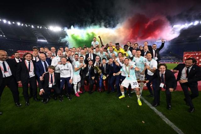 乌龙！官方活动图提前官宣WBG.Jiejie和NIP.Care