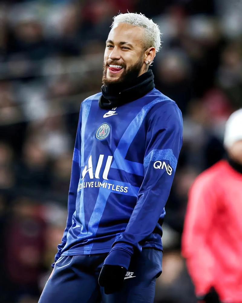 吉格斯：巴萨在2000年曾试图签下我，弗格森爵士让他们滚蛋（吉格斯：2000年巴萨曾求购我，弗格森当场断然回绝）