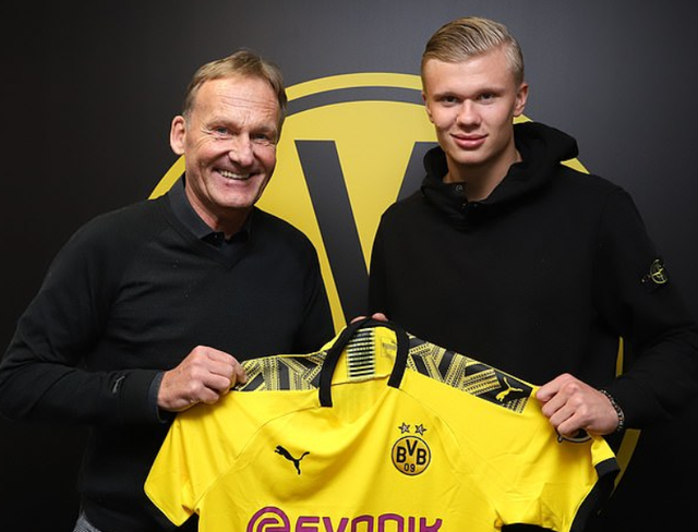 足球这项运动陪伴了我整个初高中，今天我十八岁了，...（十八岁这一天，致与足球相伴的初高中岁月）