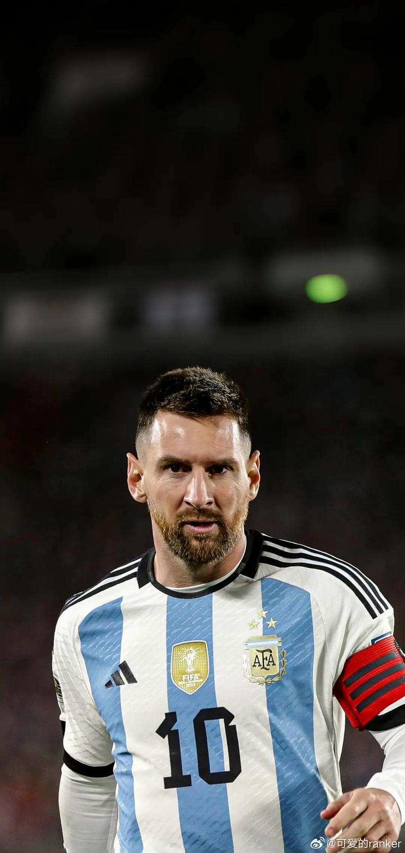 电讯报：纽卡可能无法在冬窗签下阿尔克马尔中场斯密特（电讯报：纽卡冬窗追阿尔克马尔中场斯密特恐难成行）